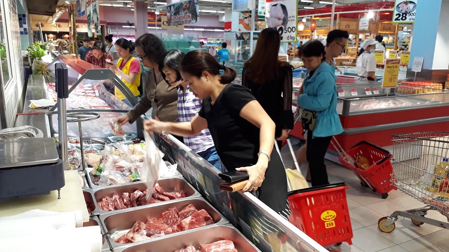 Xử lý khủng hoảng giá thịt Heo: Lấy nông dân làm trọng